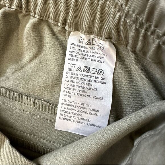 Isaac Mizrahi Live Crop Dress Pants Green 10 NWOT - Picture 7 of 7